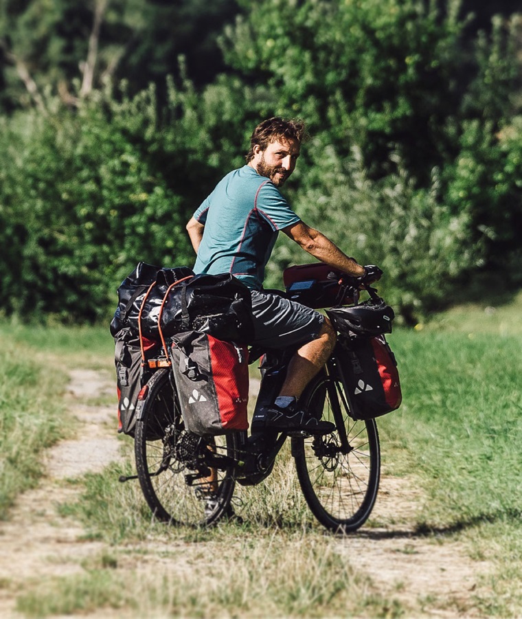 Haibike Hero Maximilian Semsch Portrait auf seinem Trekking eBike