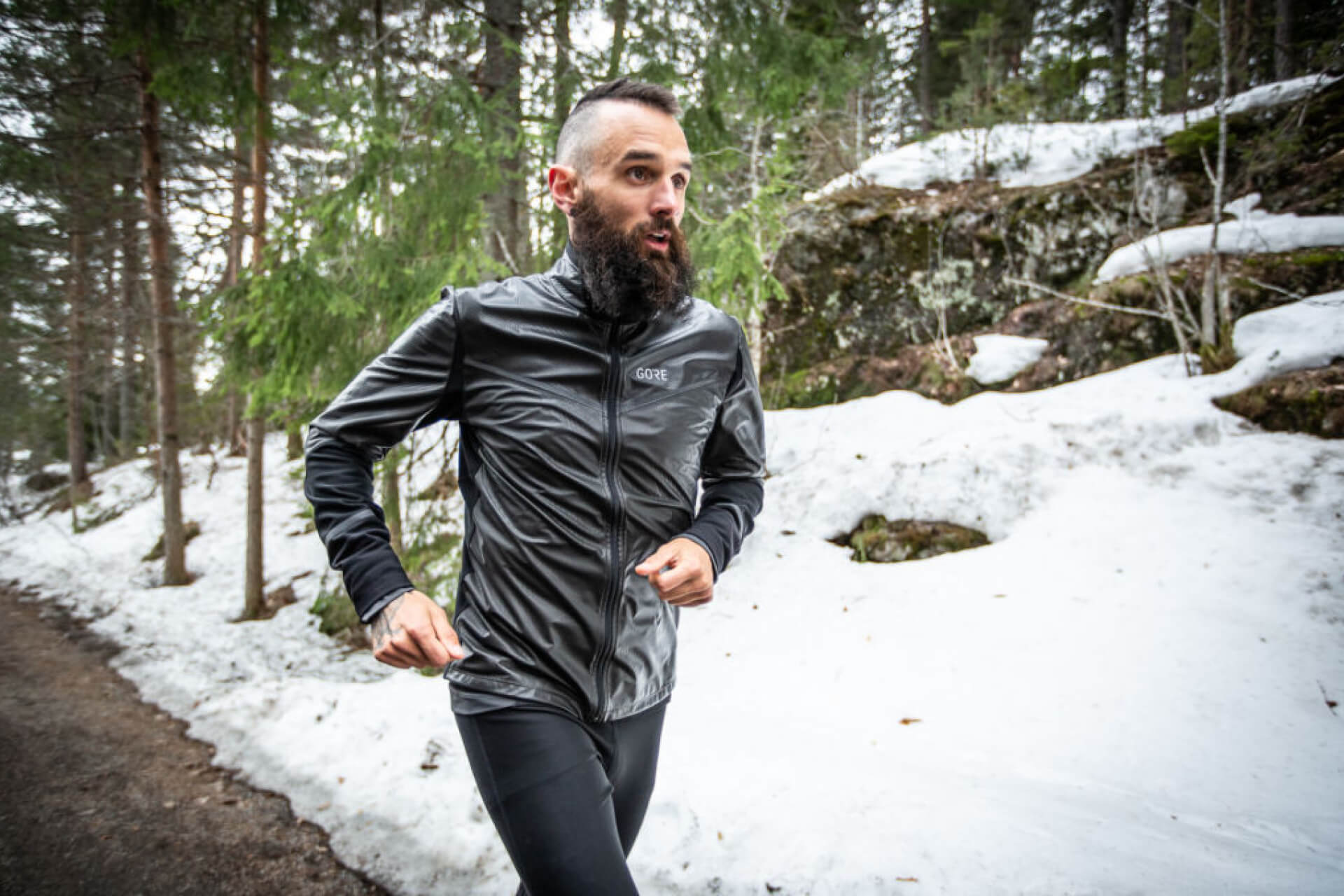 Haibike Hero Yoann Stuck jogging in the snowy forest